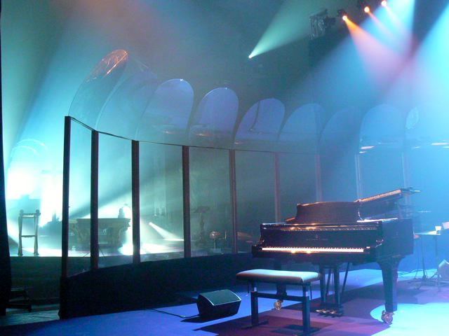 Concert en salle — arc complet déployé